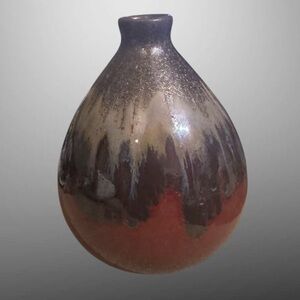 VASE CERAMIC RED AND GOLD
